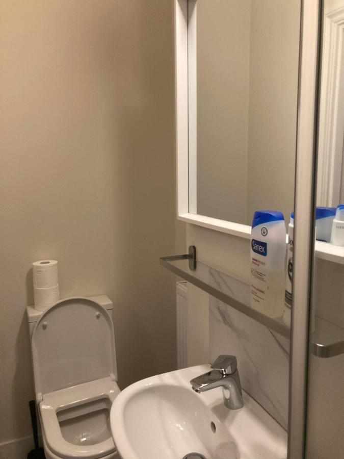The Dimmer 2 Bedroom Apartment Лондон Экстерьер фото